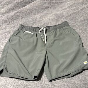 Vuori Men's Athletic Shorts in Gray